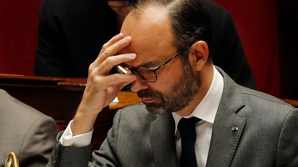 رئيس وزراء فرنسا يتوقع عجزا بالميزانية يتجاوز الحد المقبول بالاتحاد الأوروبي رئيس وزراء فرنسا يتوقع عجزا بالميزانية يتجاوز الحد المقبول بالاتحاد الأوروبي