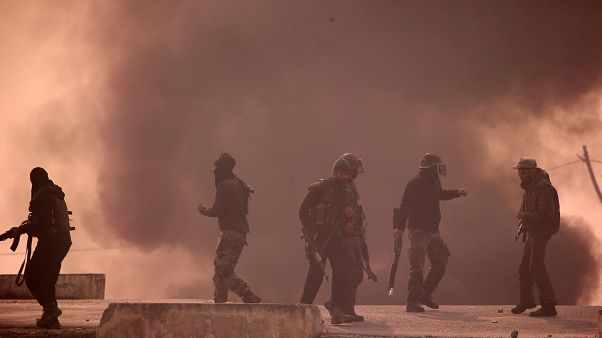 Hindistan askerleri Keşmir'de operasyon düzenledi Hindistan askerleri Keşmir'de operasyon düzenledi