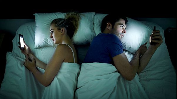 تلفنهای همراه هوشمند با مغز ما چه میکنند؟ تلفنهای همراه هوشمند با مغز ما چه میکنند؟