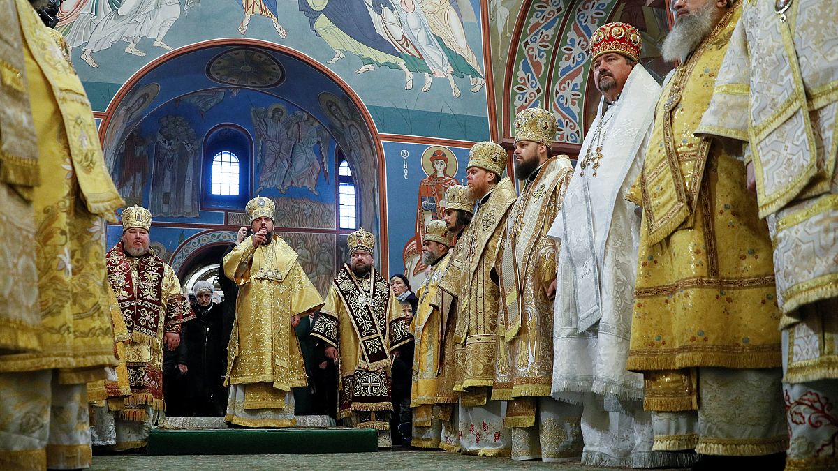 الكرملين: هناك دوافع سياسية وراء إنشاء كنيسة أرثوذكسية مستقلة في أوكرانيا 