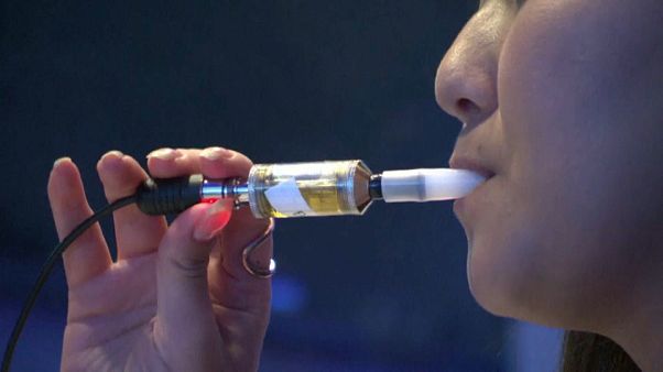 USA: liceali dipendenti dalle sigarette elettroniche USA: liceali dipendenti dalle sigarette elettroniche