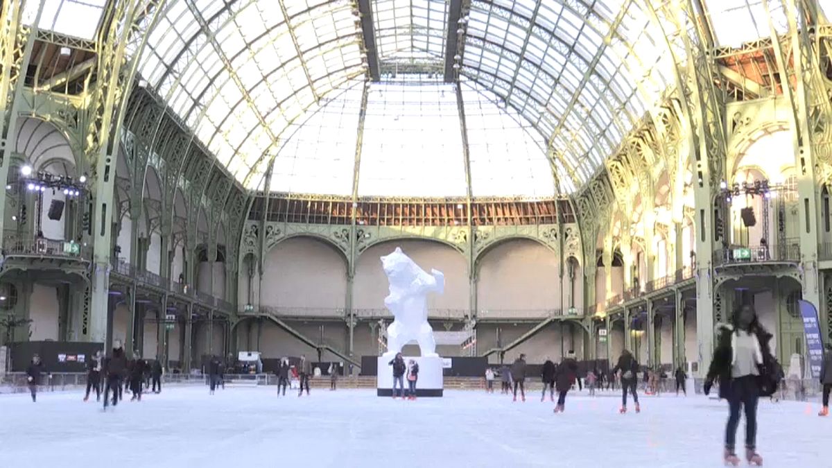 A Paris, le Grand Palais se métamorphose en patinoire géante