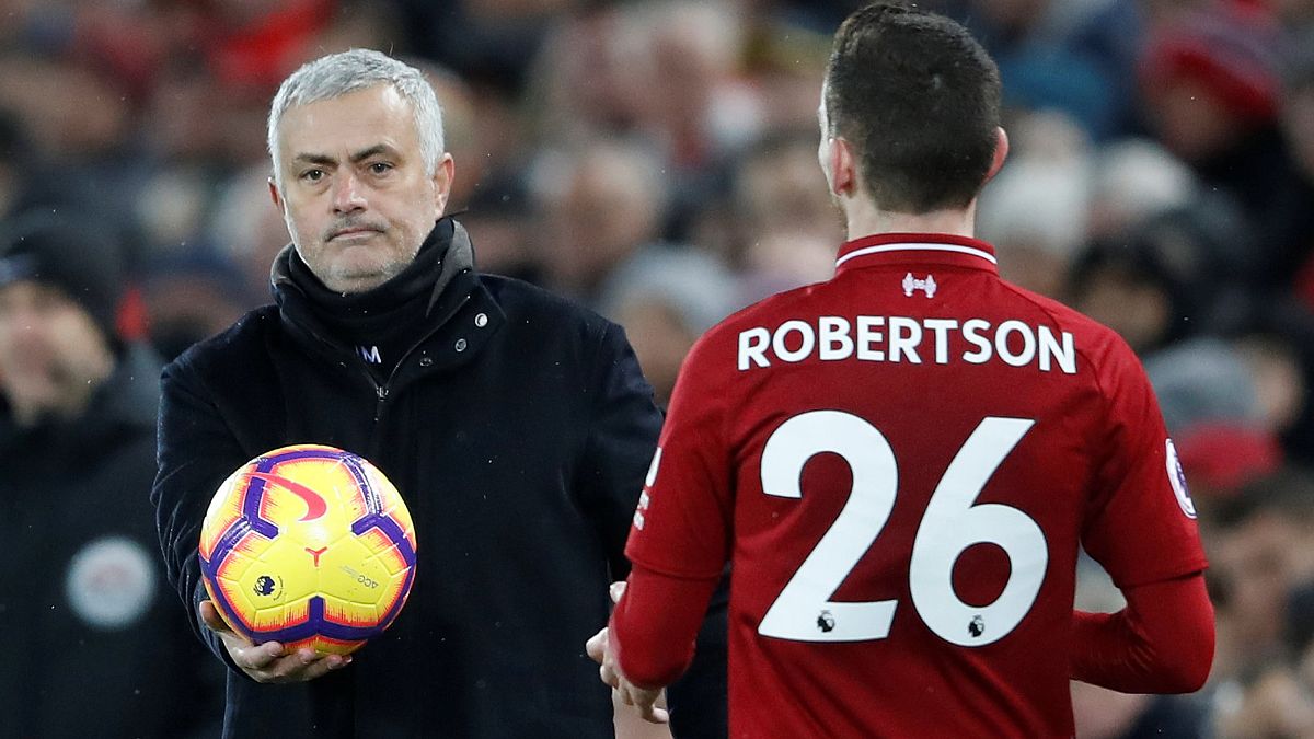 Manchester United Teknik Direktörü Mourinho görevinden kovuldu