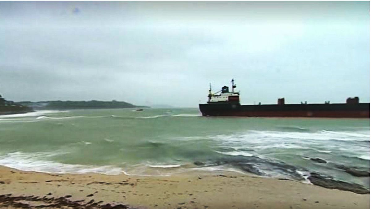 تلاش برای نجات یک کشتی روسی در سواحل بریتانیا 
