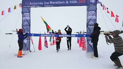 Antartika Maratonu'nda hava şartlarına rağmen kıyasıya mücadele