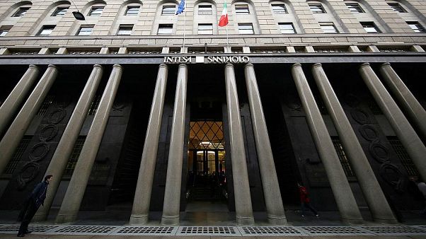 إيطاليا تعلن التوصل لاتفاق مع المفوضية الأوروبية بشأن الميزانية إيطاليا تعلن التوصل لاتفاق مع المفوضية الأوروبية بشأن الميزانية