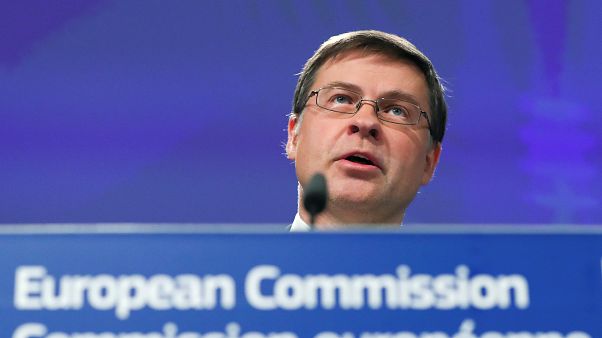 Italia-Ue: ufficiale il via libera della Commissione europea alla manovra Italia-Ue: ufficiale il via libera della Commissione europea alla manovra