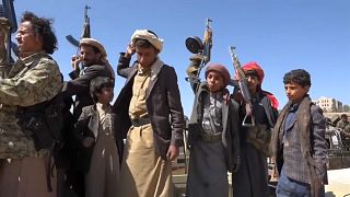 شاهد: أطفال يروون تجاربهم على جبهات القتال في صفوف الحوثيين