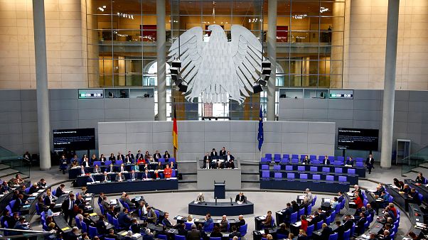 Deutschland beschließt das erste Mal seit 30 Jahren ein neues Einwanderungsgesetz Deutschland beschließt das erste Mal seit 30 Jahren ein neues Einwanderungsgesetz