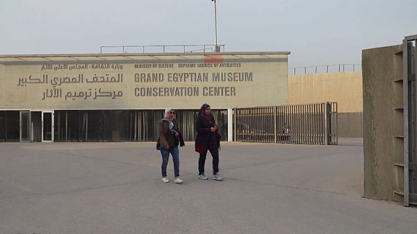 شاهد: 100 ألف قطعة أثرية في متحف مصر الكبير بانتظار الزائرين في 2020 شاهد: 100 ألف قطعة أثرية في متحف مصر الكبير بانتظار الزائرين في 2020