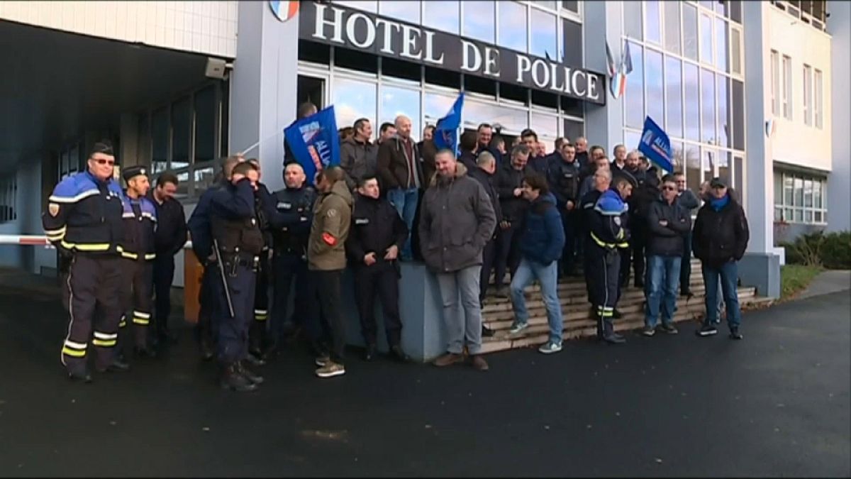 Los policías franceses logran un aumento salarial
