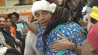 باراک اوباما در لباس بابا نوئل به بیمارستان کودکان رفت