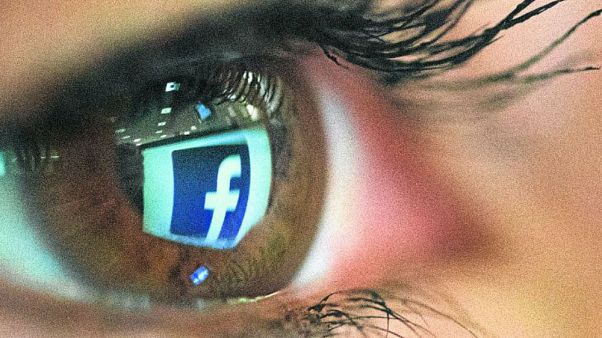 Facebook'ta yeni skandal: Özel mesajlar da satılmış Facebook'ta yeni skandal: Özel mesajlar da satılmış