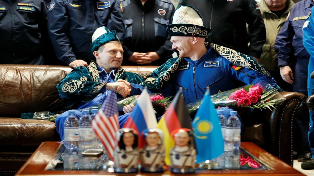 رائدا الفضاء الألماني ألكسندر جيرست والروسي سيرغي بروكوبييف 20-12-2018