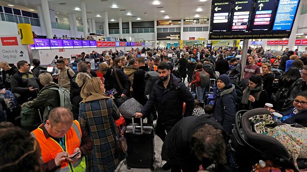 El aeropuerto de Gatwick retoma su actividad de forma limitada El aeropuerto de Gatwick retoma su actividad de forma limitada