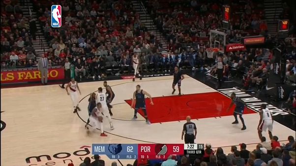 Nba, notte di scintille con le vittorie di Blazers e Bucks Nba, notte di scintille con le vittorie di Blazers e Bucks