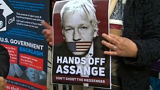 German MPs meet Julian Assange at London's Ecuadorian embassy