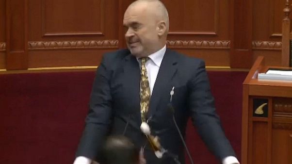 Albanien: Eierwürfe gegen Ministerpräsident Rama Albanien: Eierwürfe gegen Ministerpräsident Rama