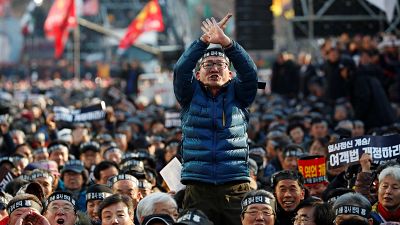 Güney Kore'de binlerce taksici alternatif şirketleri protesto etti