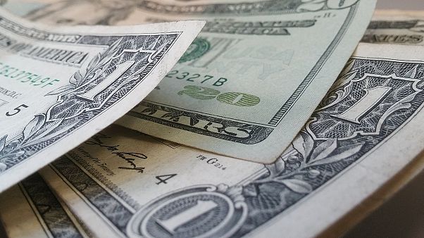 أمريكي أسود ذهب لصرف شيك ب1000 دولار ..فاستدعى البنك الشرطة بتهمة الاحتيال! أمريكي أسود ذهب لصرف شيك ب1000 دولار ..فاستدعى البنك الشرطة بتهمة الاحتيال!