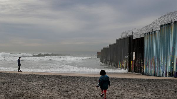La Cámara Baja aprueba 5.000 millones para el muro de Trump La Cámara Baja aprueba 5.000 millones para el muro de Trump
