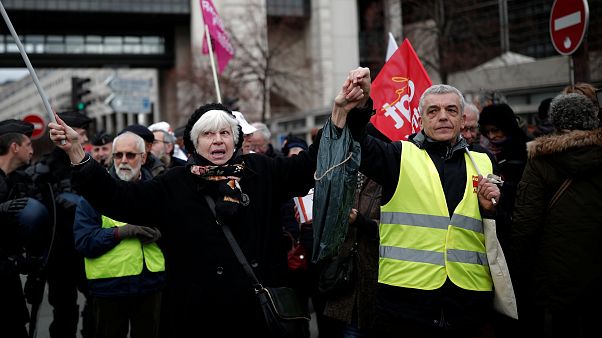 Megszavazta a parlament Macron béremelő intézkedéseit Megszavazta a parlament Macron béremelő intézkedéseit