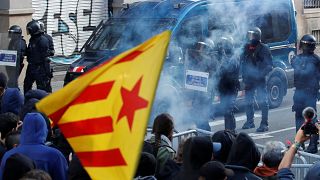 Barselona'da toplanan İspanya kabinesine ayrılıkçılardan protesto 
