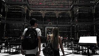المكتبة الملكية البرتغالية في البرازيل: "كأننا في هاري بوتر"