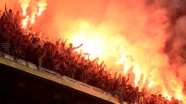 Tribünlerde kadına şiddet Tribünlerde kadına şiddet