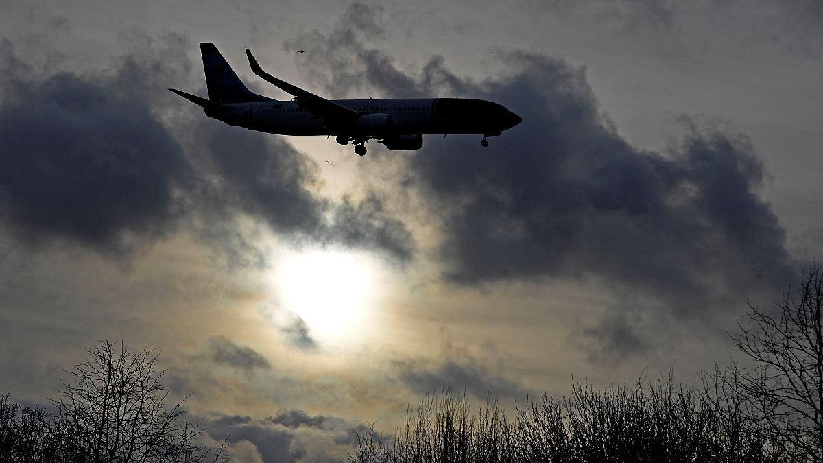 Gatwick: nuovo stop per drone ma l'allarme rientra in un'ora
