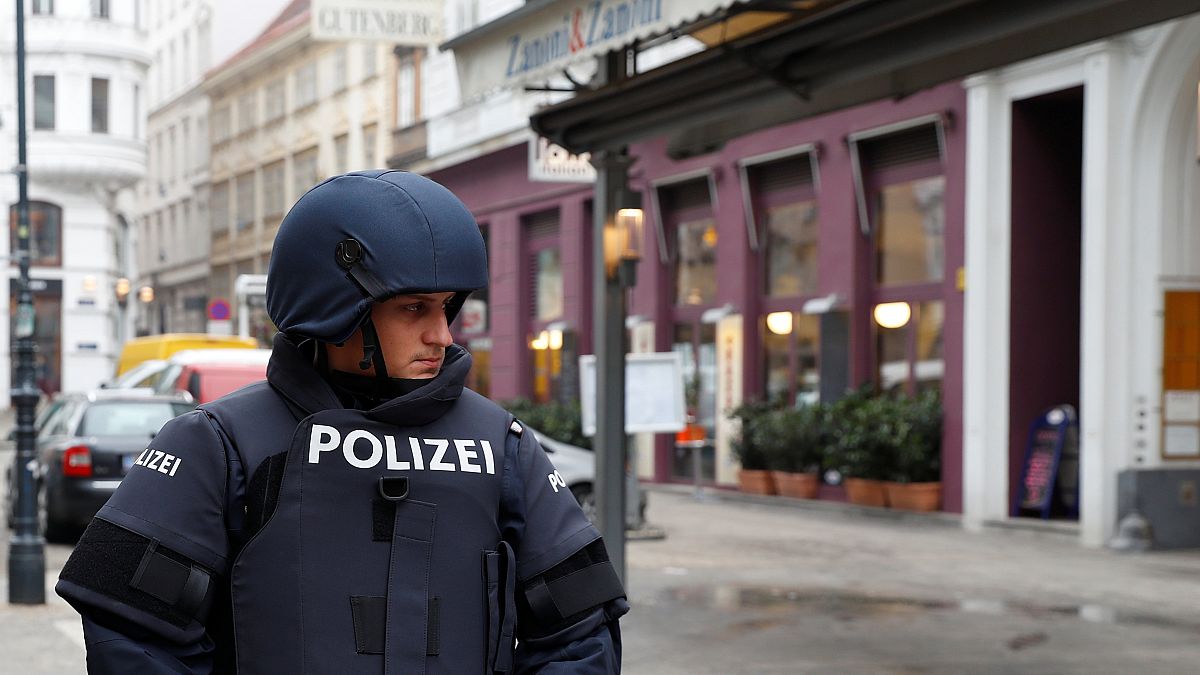 Стрельба в центре Вены: один человек погиб, один получил ранения