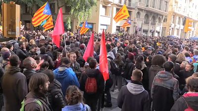 اعتقال انفصاليين كتالونيين خلال احتجاجات في برشلونة