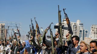 وصول رئيس بعثة الأمم المتحدة لمراقبة وقف إطلاق النار في الحديدة إلى اليمن