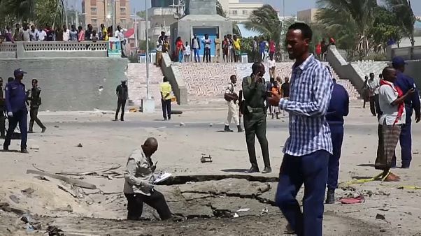 Somali'de bomba yüklü araç patlatıldı: Ölü ve yaralılar var Somali'de bomba yüklü araç patlatıldı: Ölü ve yaralılar var