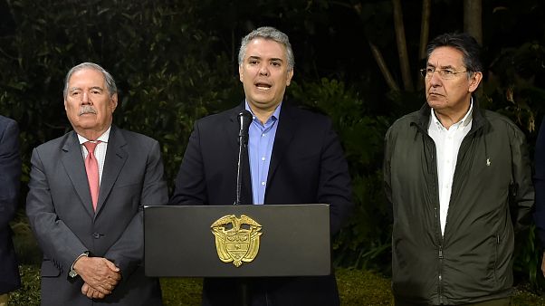 Devlet Başkanı Duque, Guacho'nun öldürüldüğünü basın toplantısında duyurdu Devlet Başkanı Duque, Guacho'nun öldürüldüğünü basın toplantısında duyurdu