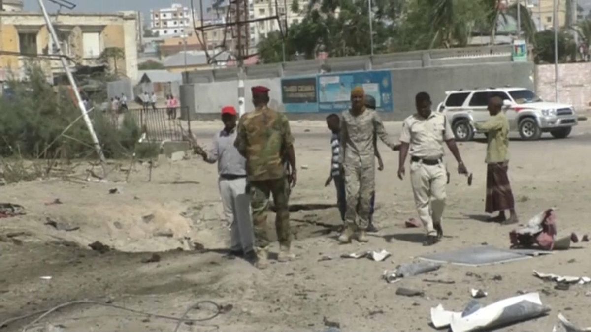 Somalia car bombing kills at least 13