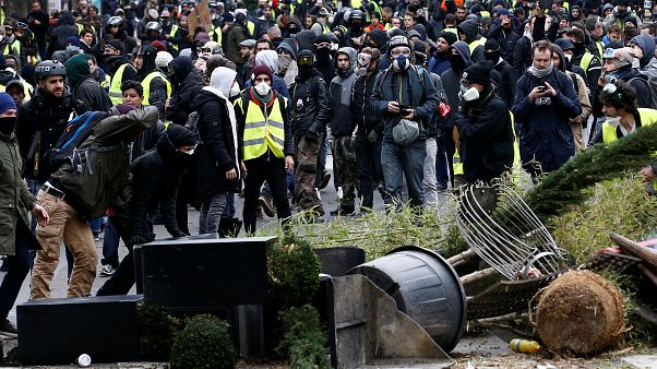 Sarı Yelekliler protesto Sarı Yelekliler protesto