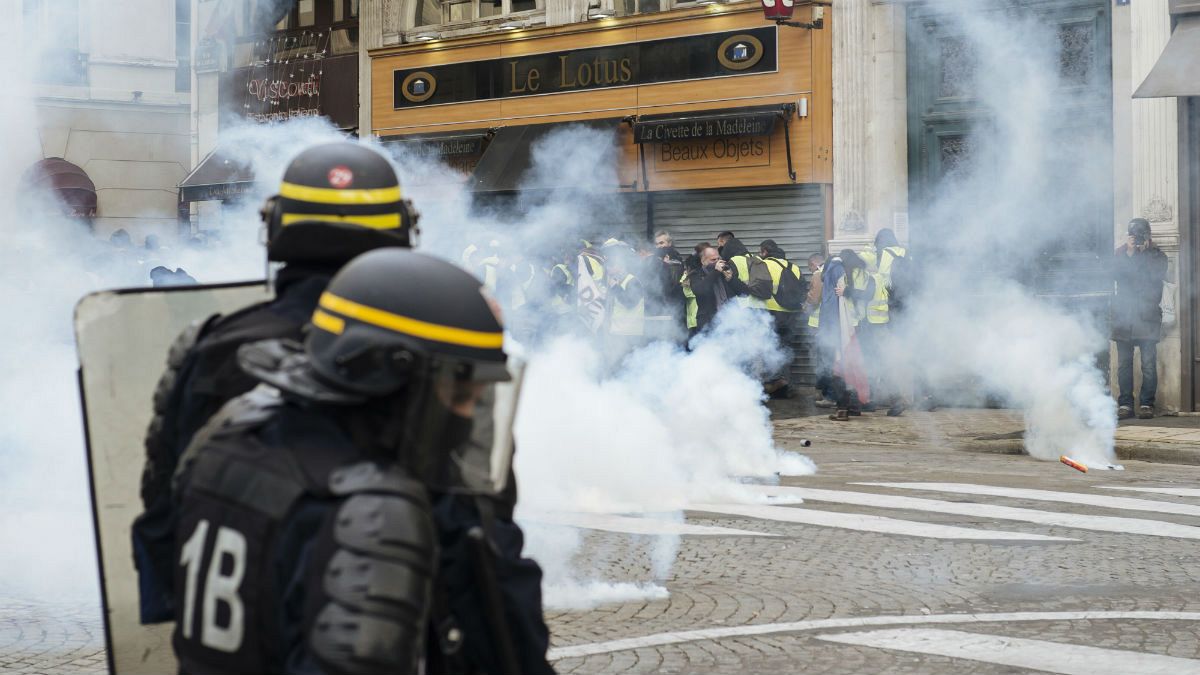 در ششمین شنبه اعتراضی جلیقه زردهای فرانسوی دهها نفر بازداشت شدند