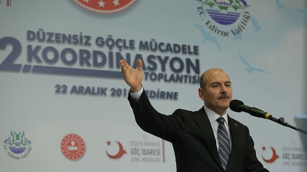 İçişleri Bakanı Soylu: Fırat Kalkanı ve Zeytin Dalı'ndan sonra 292 bin Suriyeli geri döndü İçişleri Bakanı Soylu: Fırat Kalkanı ve Zeytin Dalı'ndan sonra 292 bin Suriyeli geri döndü