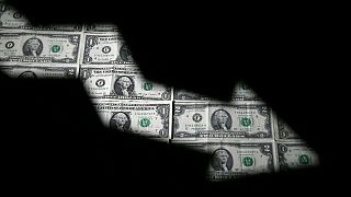 دلار در ایران کجا و چگونه قیمت می‌خورد؟