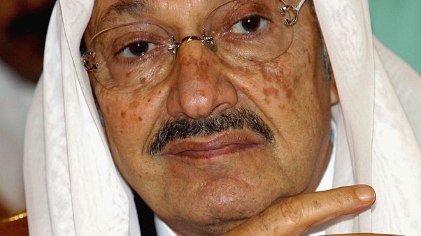 السعودية تعلن وفاة الأمير طلال بن عبد العزيز عن عمر ناهز 87 عاماً السعودية تعلن وفاة الأمير طلال بن عبد العزيز عن عمر ناهز 87 عاماً