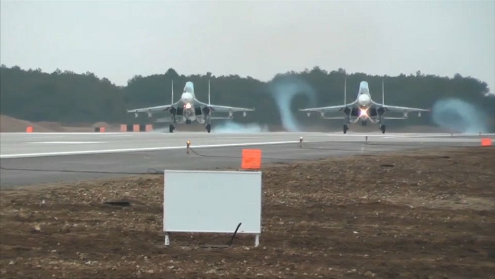 Russland verlegt über 1 Dutzend Kampfjets auf die Krim