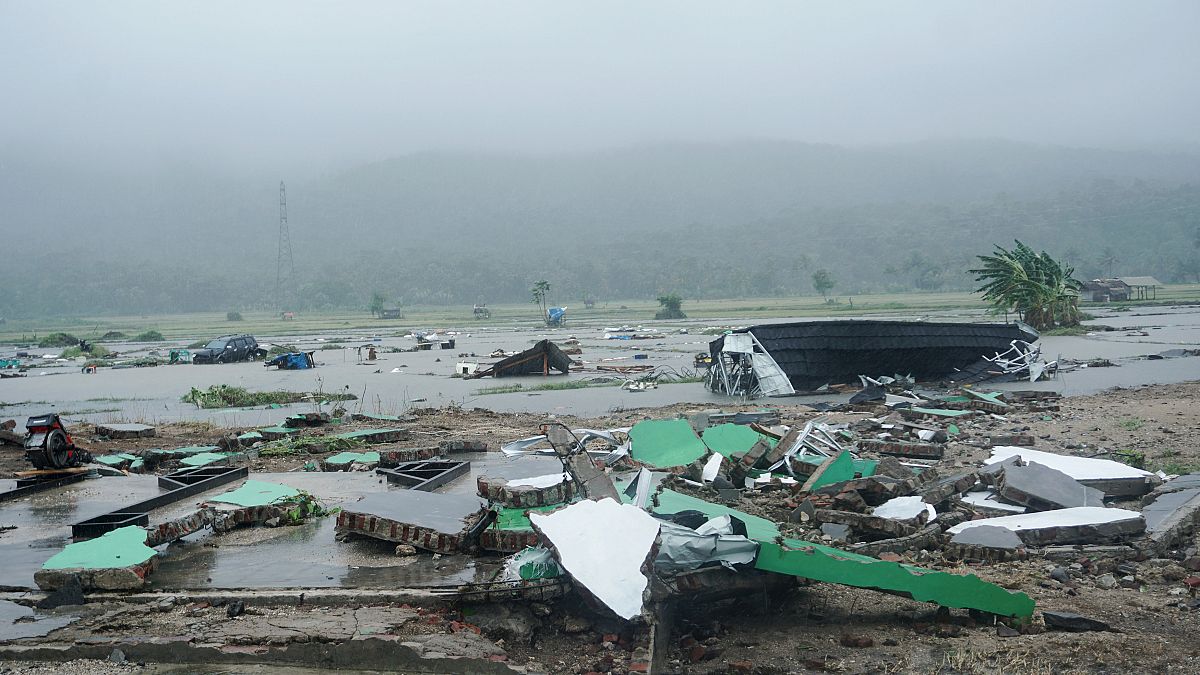 Al menos 168 muertos y cientos de desaparecidos tras el paso de un tsunami en Indonesia