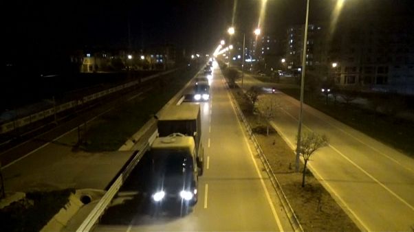 دبابات ومدافع "هاوتزر" وقوات خاصة: تركيا تحرك قواتها نحو الحدود مع سوريا دبابات ومدافع "هاوتزر" وقوات خاصة: تركيا تحرك قواتها نحو الحدود مع سوريا