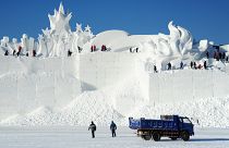 I preparativi per il festival del ghiaccio di Harbin, il più famoso