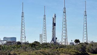 SpaceX 500 milyon dolarlık uydu taşıyan Falcon 9 roketini uzaya gönderdi