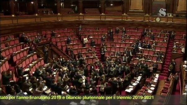 Italia aprueba los presupuestos entre grandes protestas Italia aprueba los presupuestos entre grandes protestas