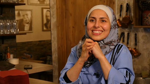 مطعم ملكة جزماتي السوري يستحضر "روح الوطن" في قلب برلين مطعم ملكة جزماتي السوري يستحضر "روح الوطن" في قلب برلين