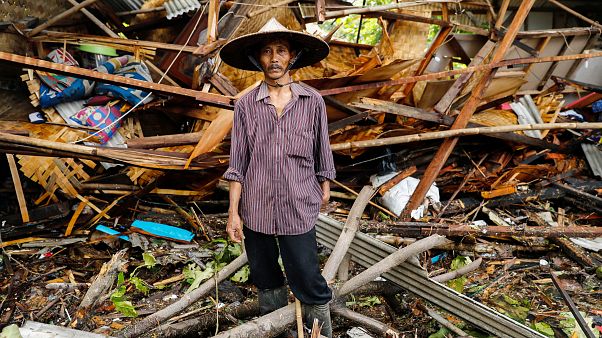Tsunami na Indonésia deixa rasto de vítimas e destruição Tsunami na Indonésia deixa rasto de vítimas e destruição