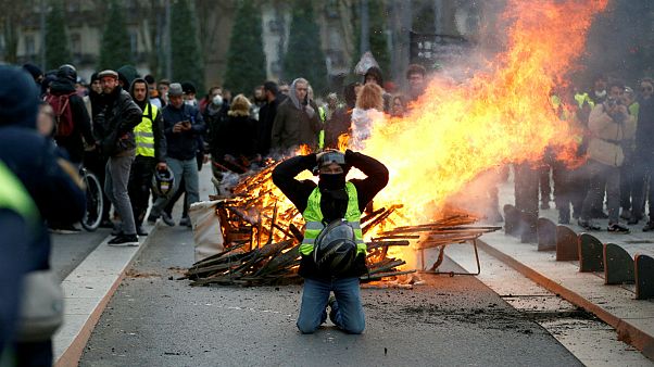 تاکید دولت فرانسه بر مقابله با «یهودی ستیزی» جلیقه زردها تاکید دولت فرانسه بر مقابله با «یهودی ستیزی» جلیقه زردها